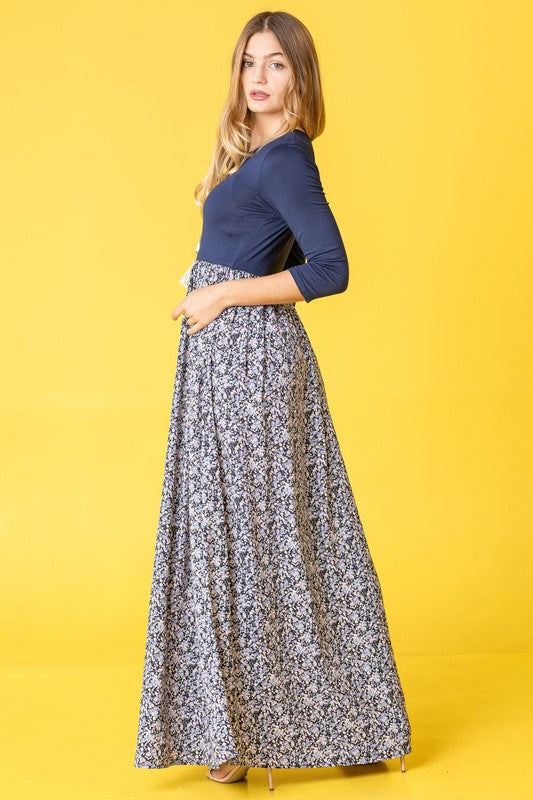 Ditsy Floral Maxi Dress See size chart under “more details”