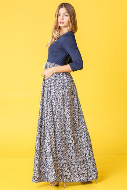 Ditsy Floral Maxi Dress See size chart under “more details”