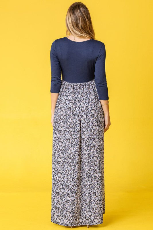 Ditsy Floral Maxi Dress See size chart under “more details”