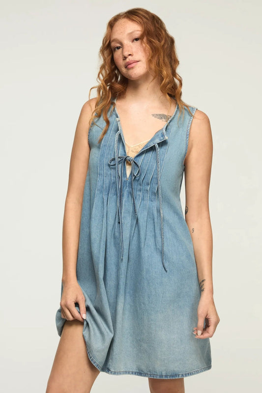 [163329-040] WOMENS LUCKY BRAND PLEATED DENIM MINI DRESS - NICE OUT WASH