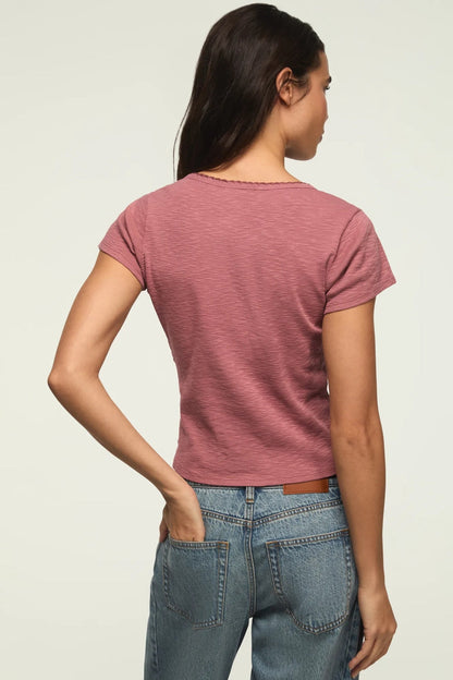 [167405-660] WOMENS LUCKY BRAND CROCHET TRIM SHORT SLEEVE HENLEY - LILAS