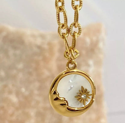 18K Gold-Plated Pendant Necklace With Pearl Shell