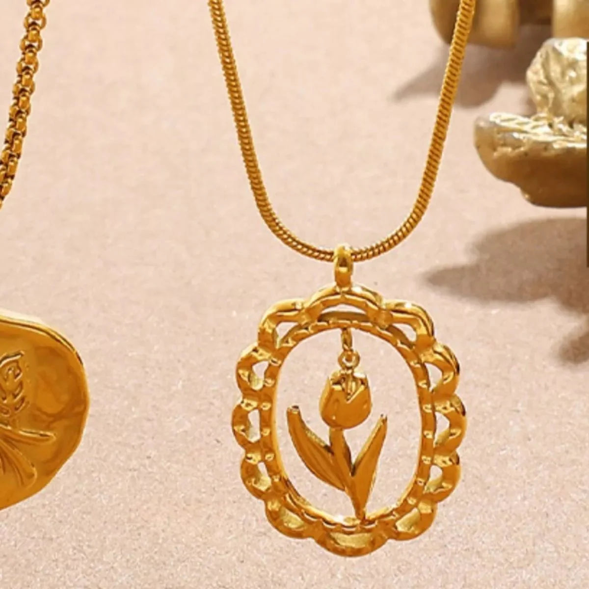 18K Gold-Plated Stainless Steel Flower Pendant Necklace