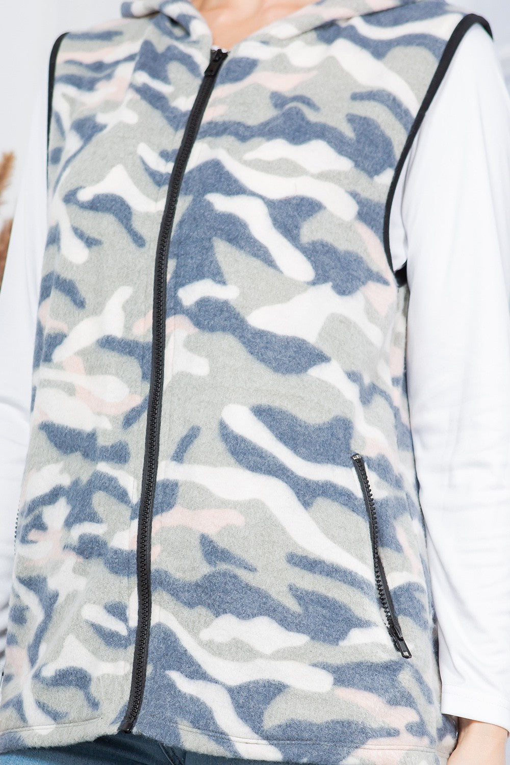 Camouflage Hacci Print Hooded Vest