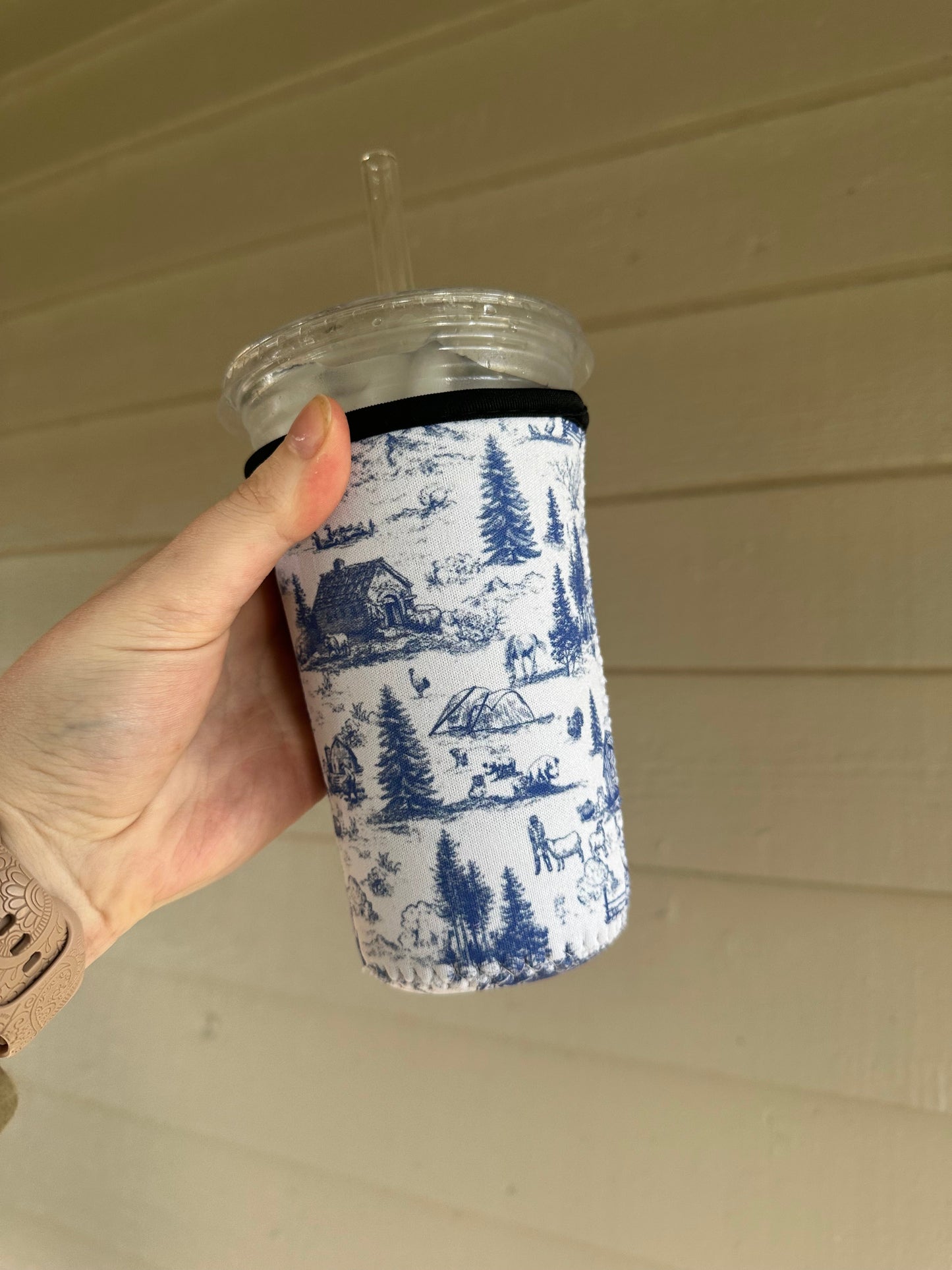 Western Barn Toile Coffee Sleeve | Reusable Neoprene Iced Coffee Cup Cover (16–24oz)