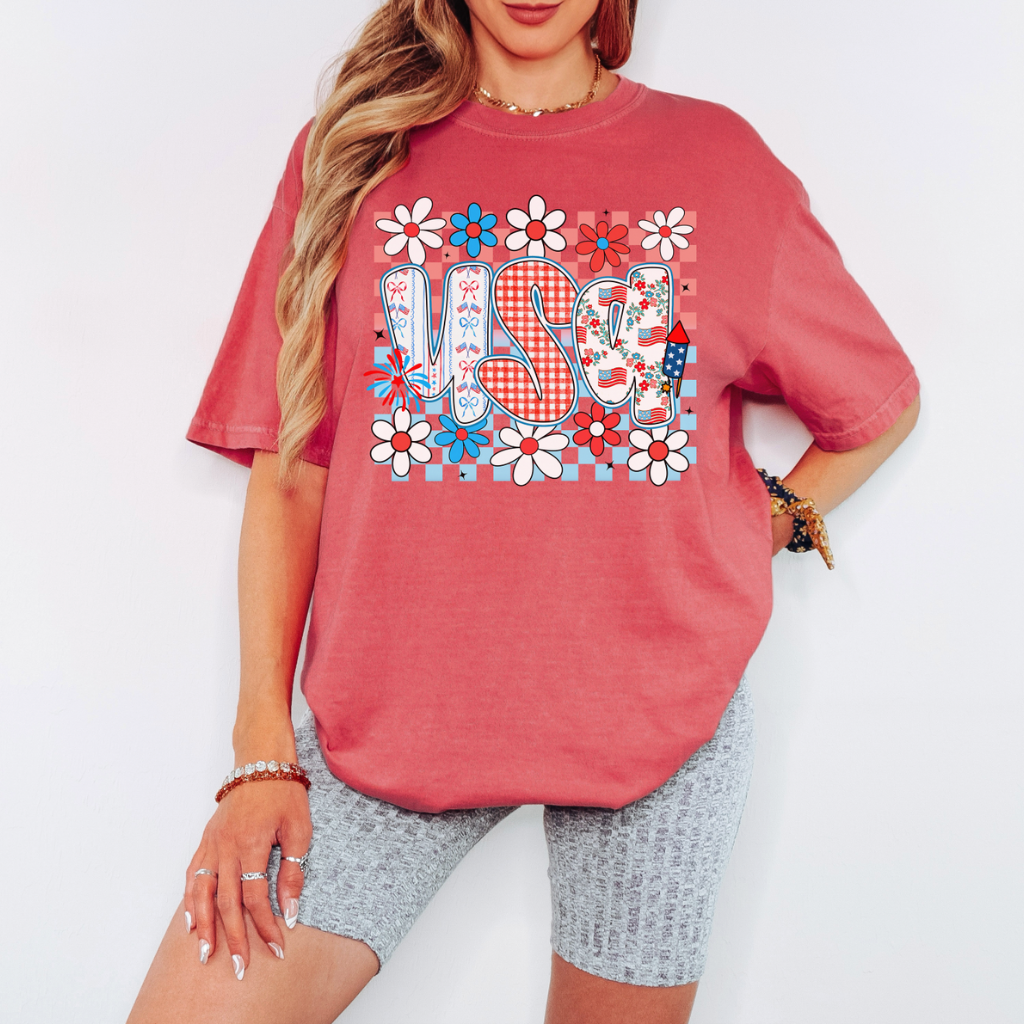 USA Daisy Flowers Red White and Blue 4th of July Comfort Colors Tee