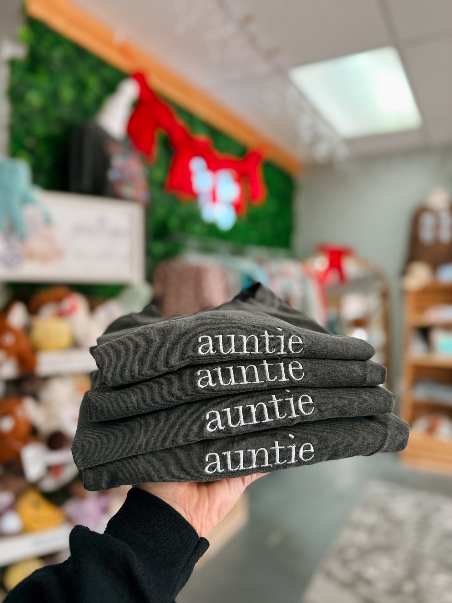 Embroidered * simple auntie