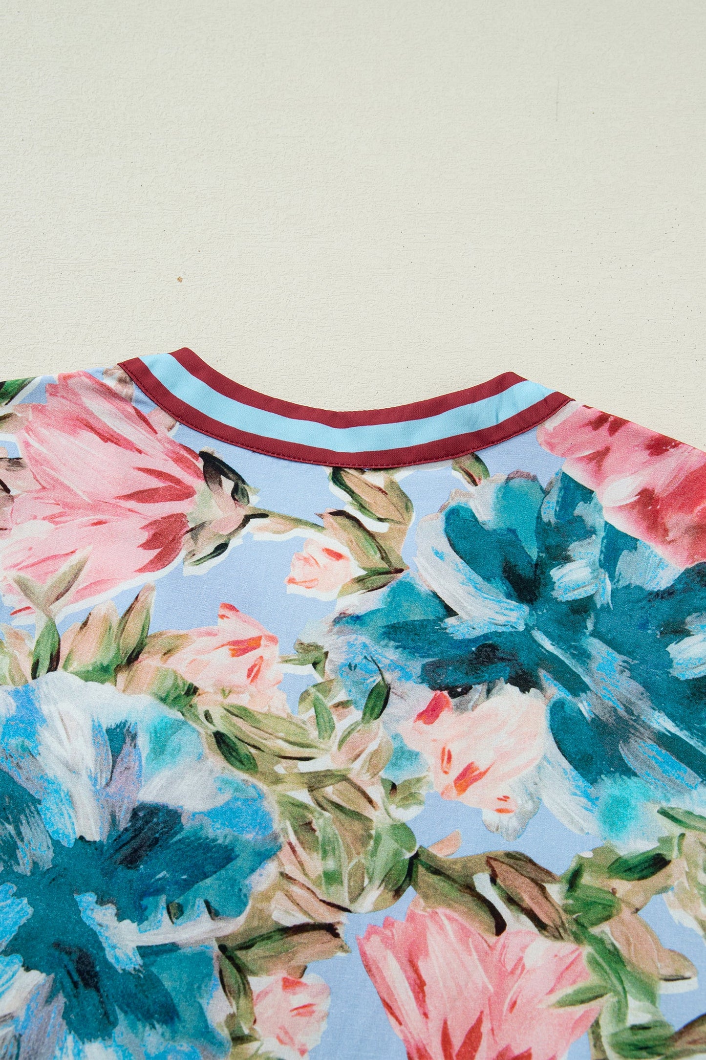 Floral Contrast Trim V-Neck Cuffed 3/4 Sleeve Blouse