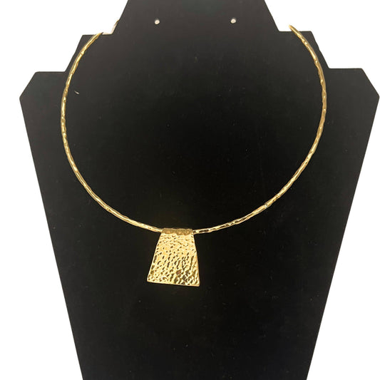 Hammered Brass Pendant Choker Necklace | Addis