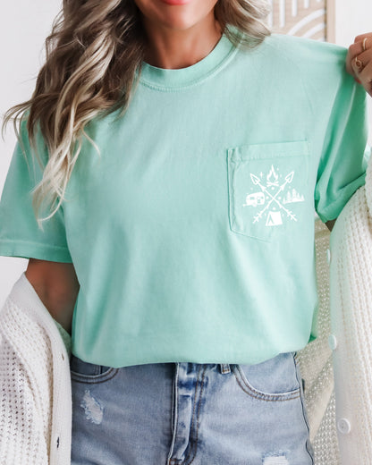Camping & Hiking Mountain Comfort Colors Pocket T-Shirt – Nature Vacation Summer Outdoor Graphic Tee