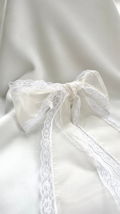 Lacy Giant Ribbon