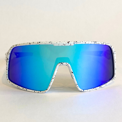 Flying Dog - Snowstorm with Blue-Mirror Revo Lens