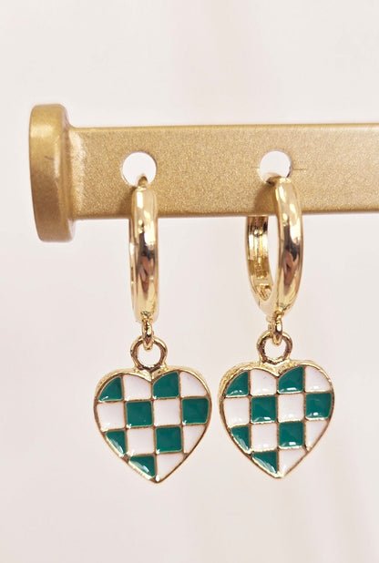 Checkered  Heart Huggies