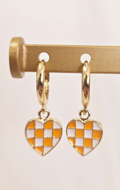 Checkered  Heart Huggies