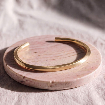 Elegant Twisted Brass Cuff Bracelet | Pili