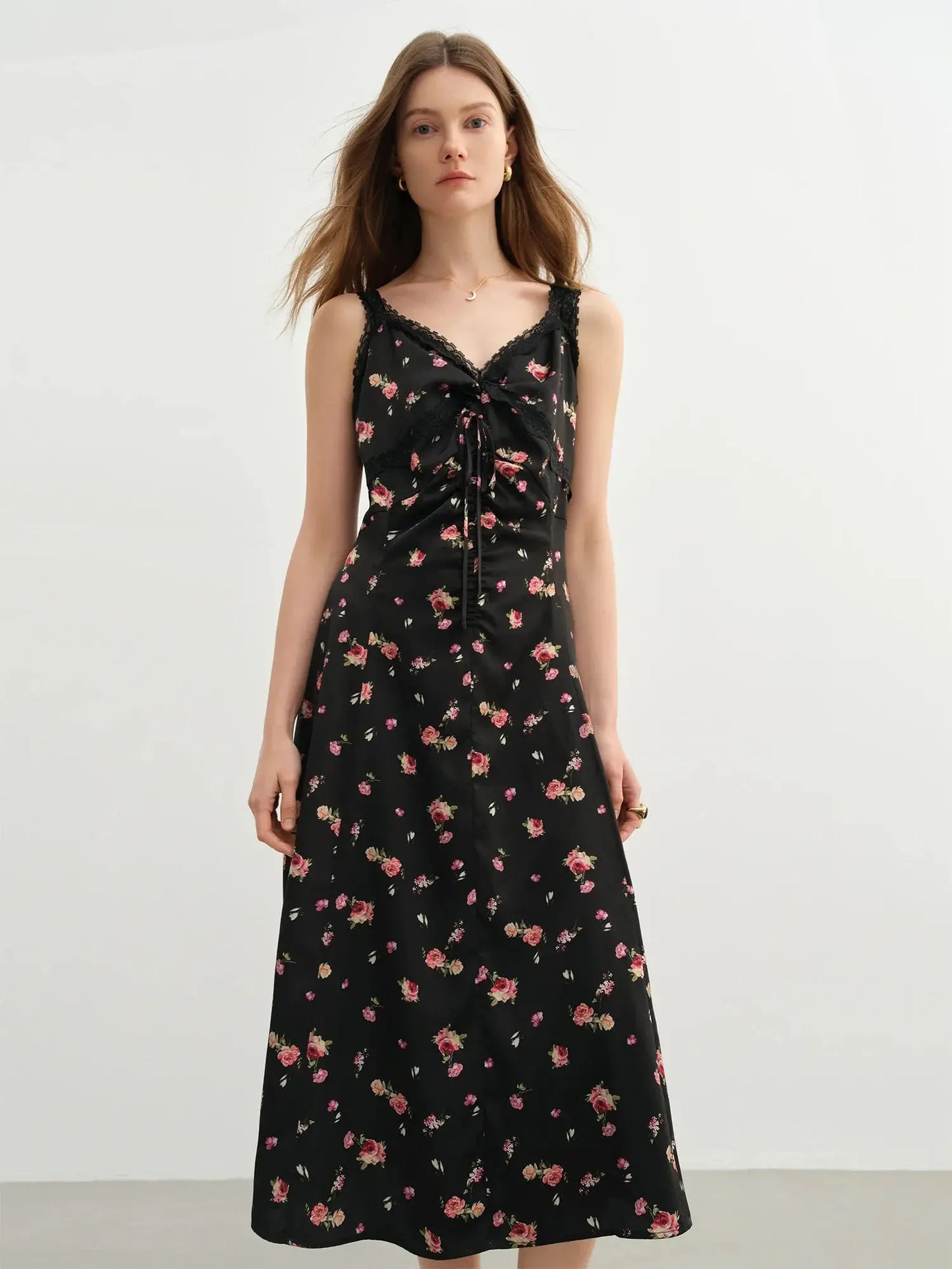 Elegant Plus-Size Strapless Lace Dress