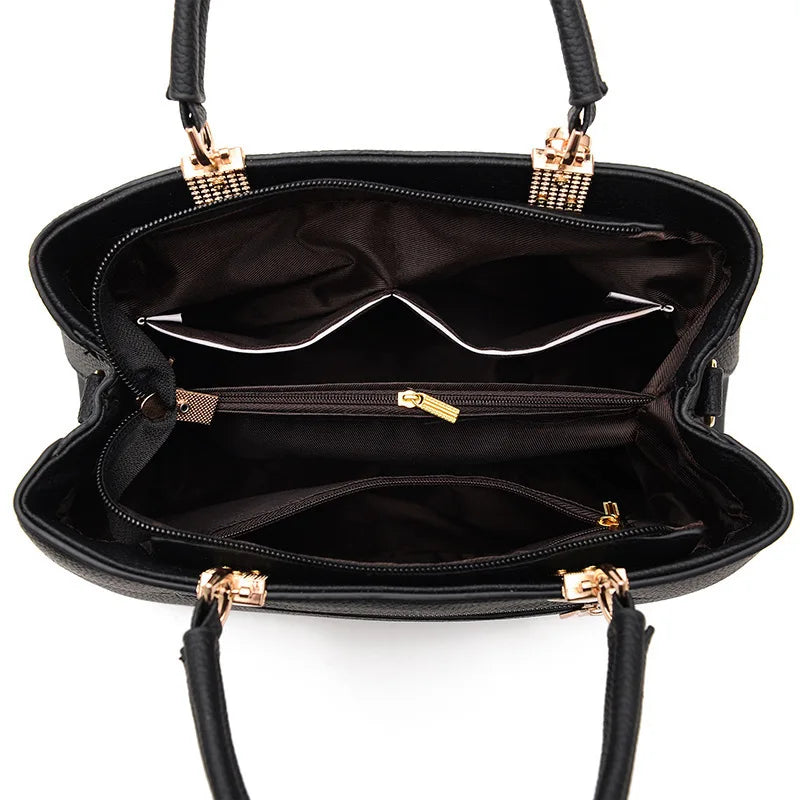 Flower Pendant Crossbody Handbag
