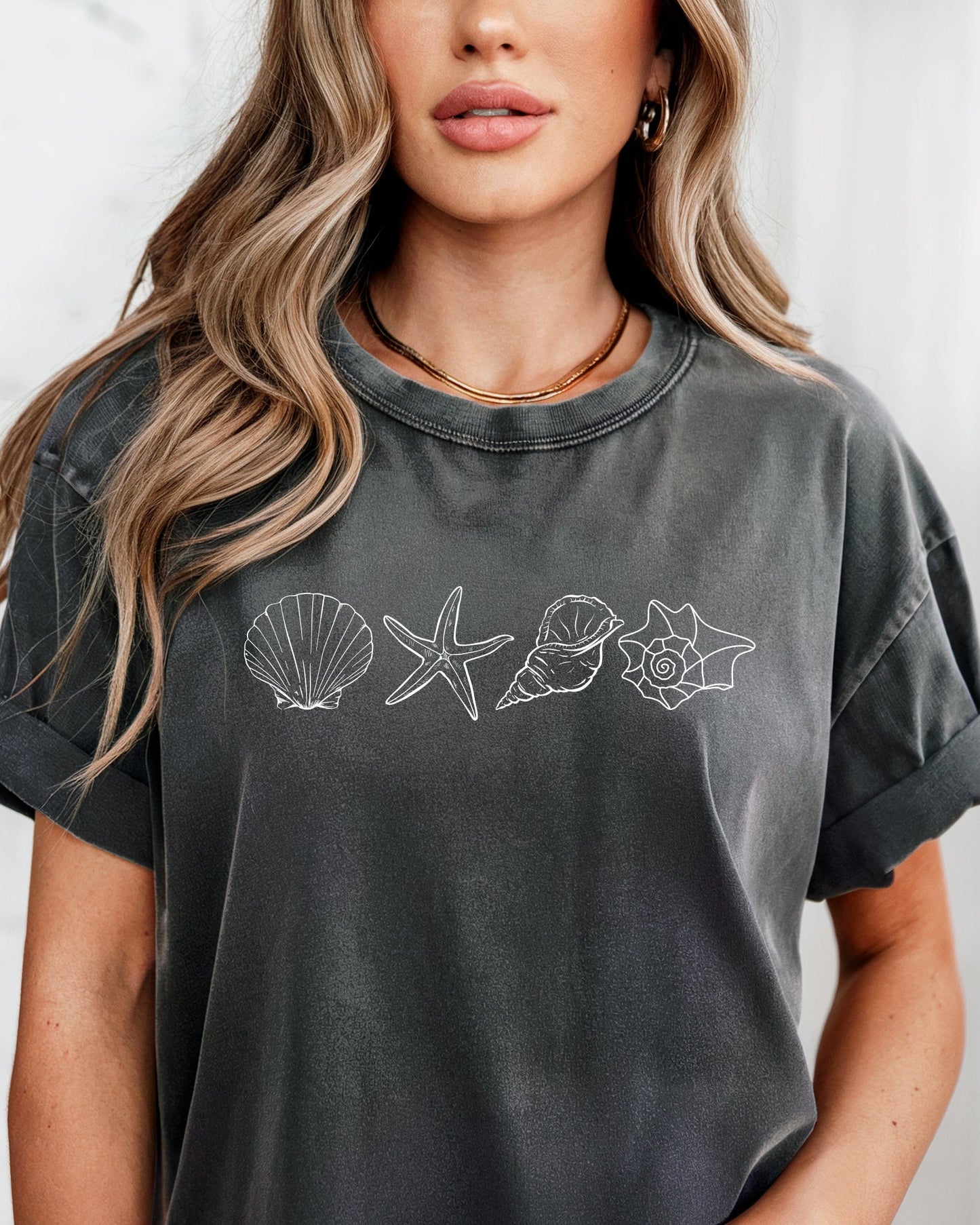 Seashell & Starfish Beach Comfort Colors T-Shirt – Summer Vacation Nature Camping & Hiking Graphic Tee