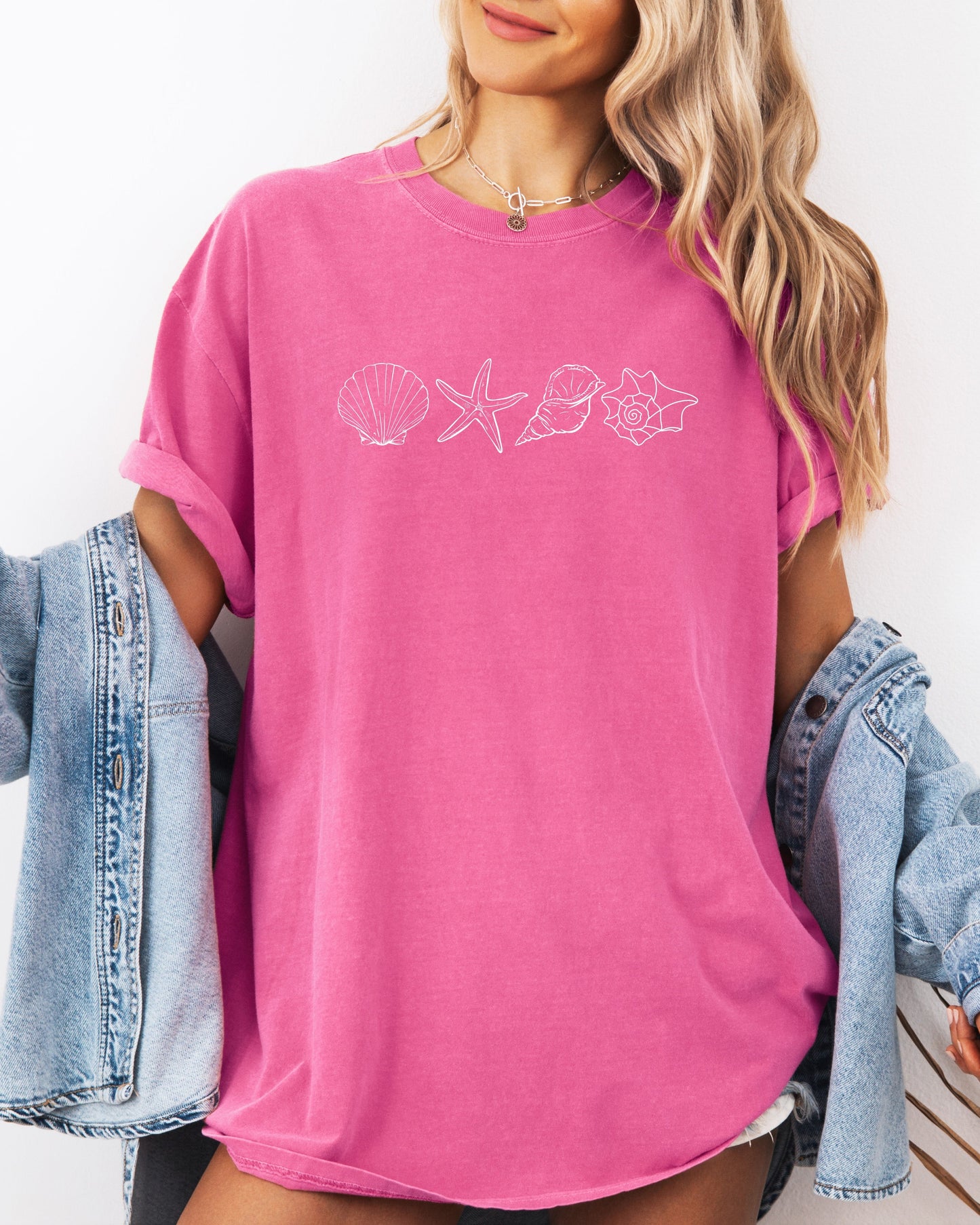 Seashell & Starfish Beach Comfort Colors T-Shirt – Summer Vacation Nature Camping & Hiking Graphic Tee