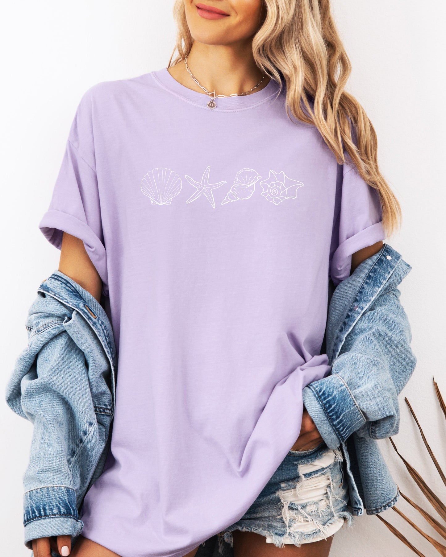Seashell & Starfish Beach Comfort Colors T-Shirt – Summer Vacation Nature Camping & Hiking Graphic Tee
