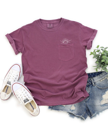 Sun & Wave Lake Beach Comfort Colors Pocket T-Shirt – Nature Camping Outdoor Graphic Tee