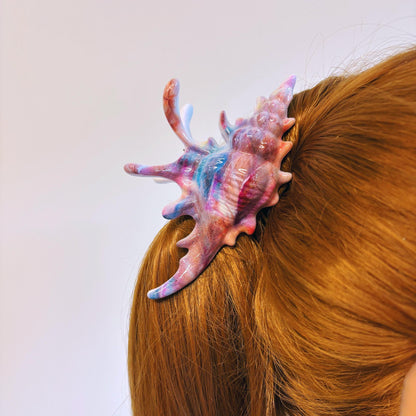 Velvet Claws Realistic Conch Shell Hair Claw in Mermaid Colors