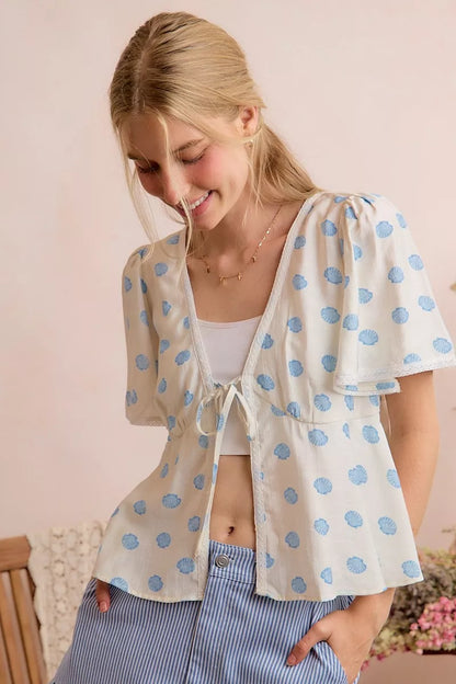 SO ME Shell Print Tie Front Flutter Sleeves Blouse Top