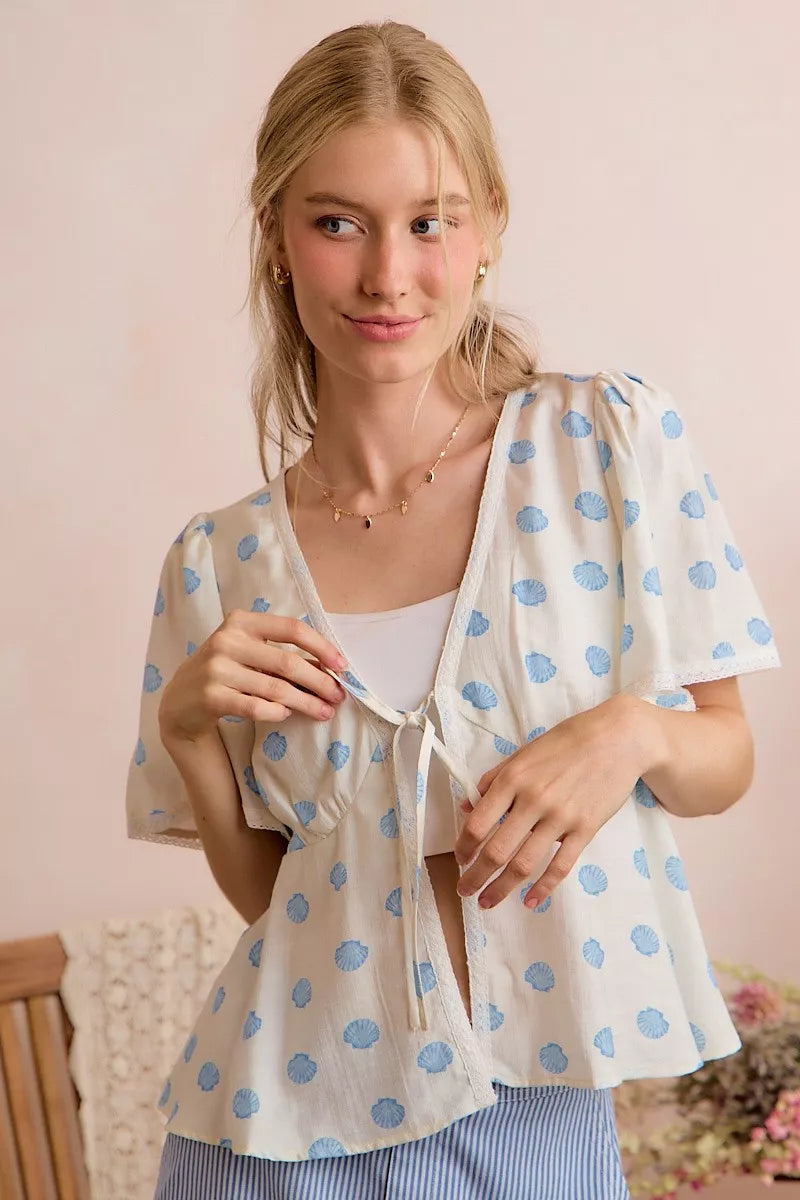SO ME Shell Print Tie Front Flutter Sleeves Blouse Top