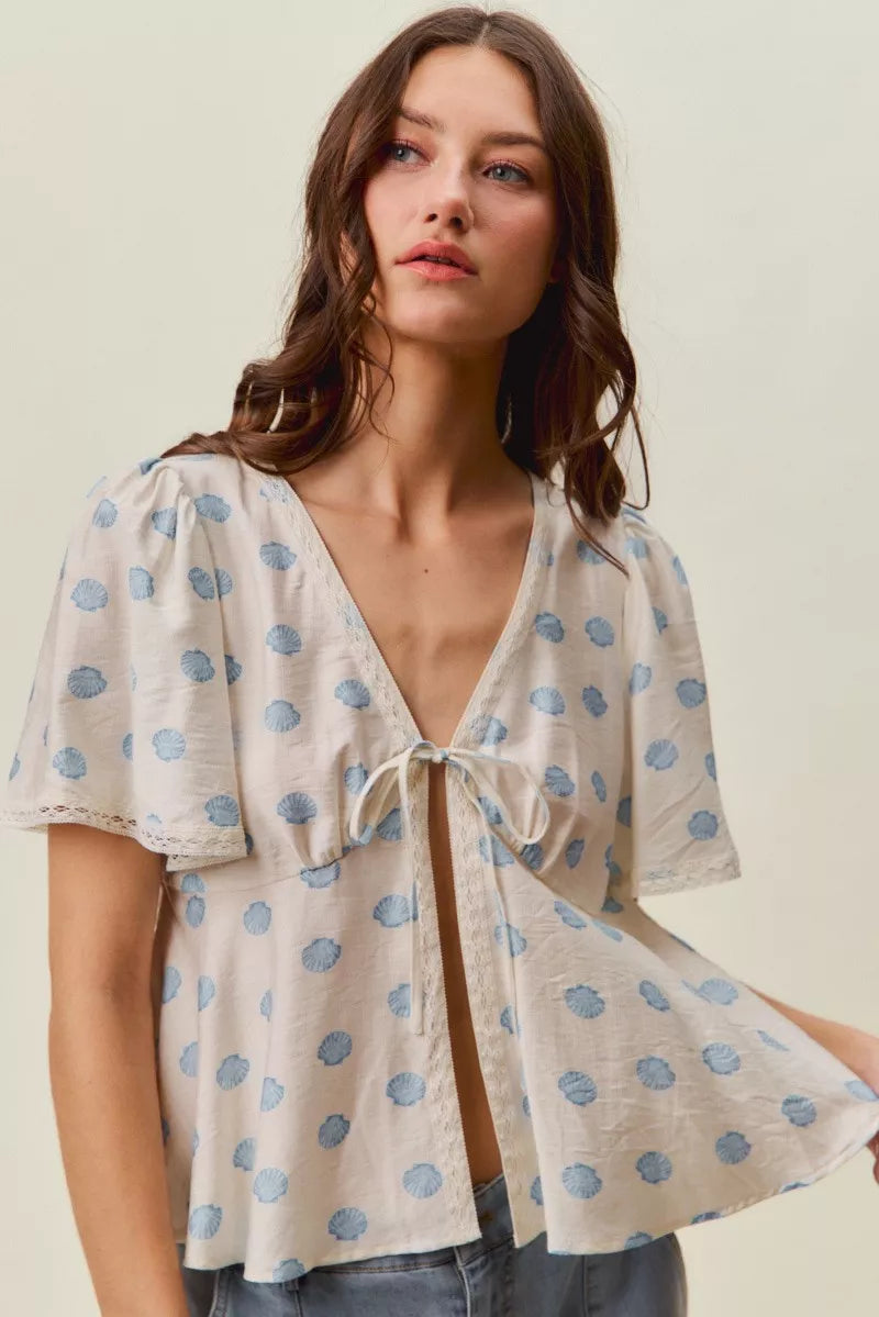 SO ME Shell Print Tie Front Flutter Sleeves Blouse Top