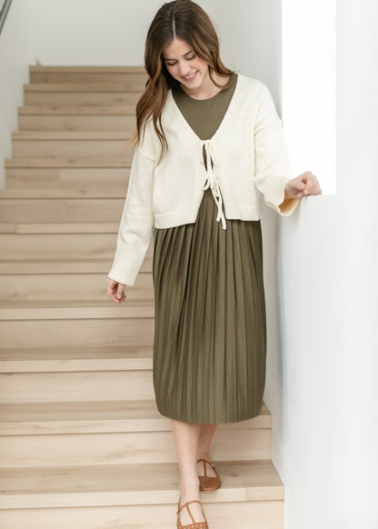 Emersyn Olive Pleated Midi Dress