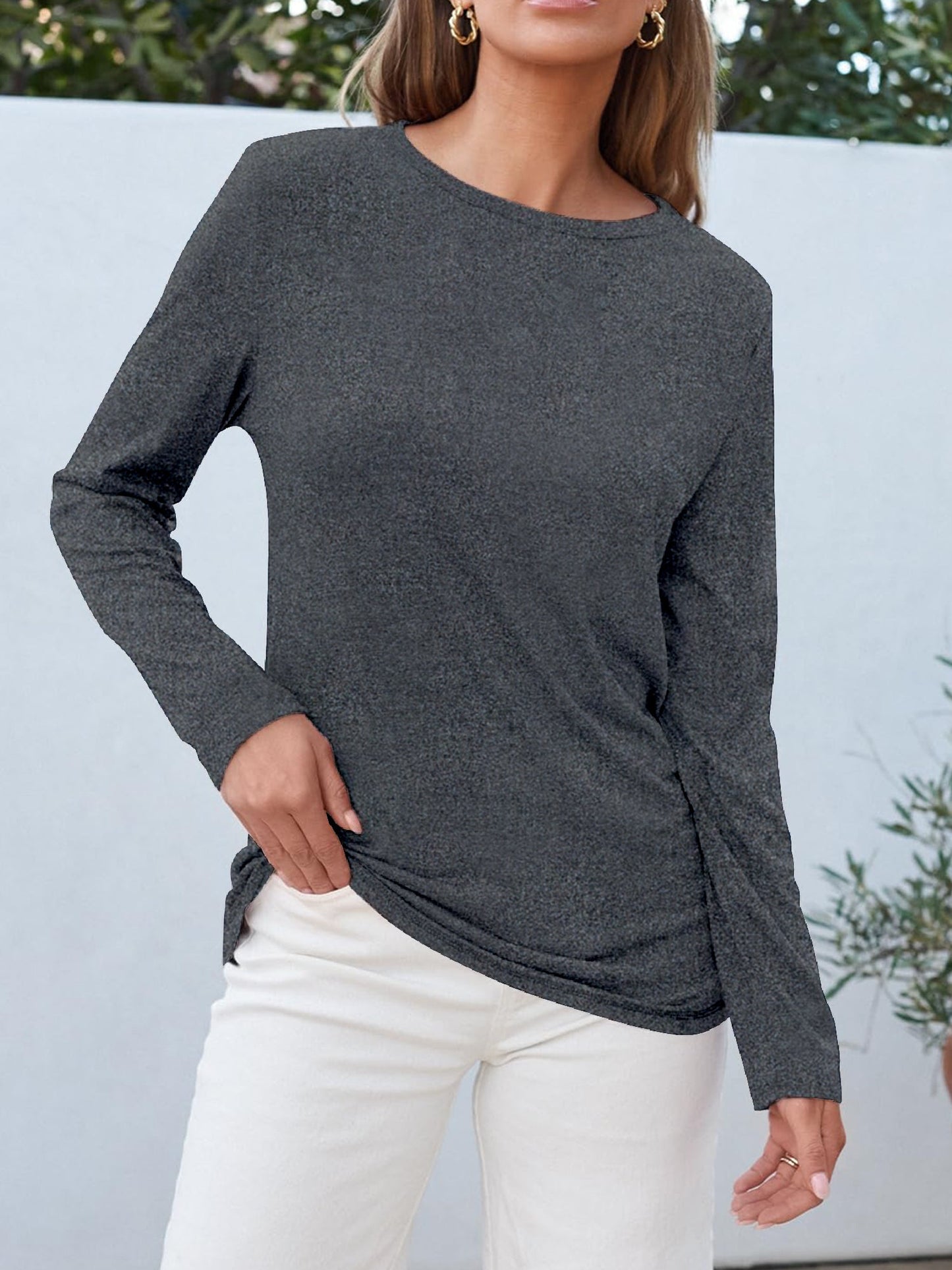 Women's Breathable Soft Stretch Round Neck Long Sleeve T-Shirt -