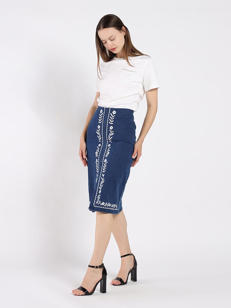 Round Neck Lace & Pocket T-Shirt