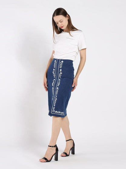 Round Neck Lace & Pocket T-Shirt