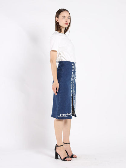 Round Neck Lace & Pocket T-Shirt